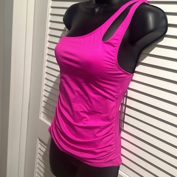 🌸🌸🌸La Blanca Hot Pink Tankini Top with adjustable strap. 🌸🌸. Size 4 - Picture 2 of 6